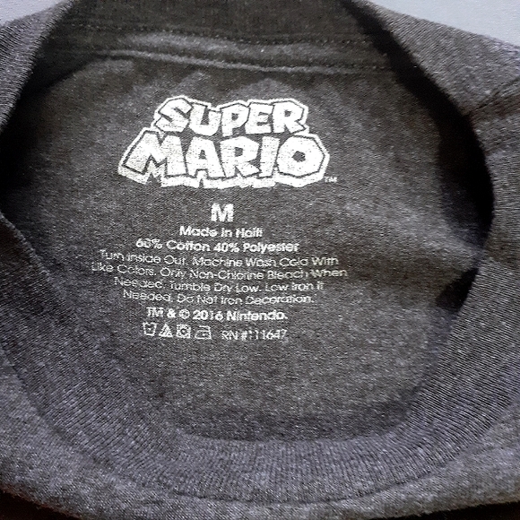 Super Mario Group Graphic Tee Nintendo - Picture 4 of 4